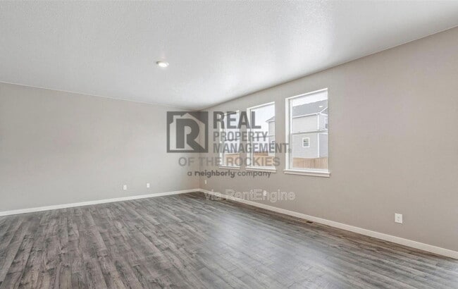 Photo - 325 64th Ave