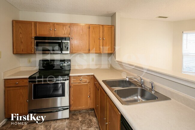 Photo - 6647 Stanhope Way