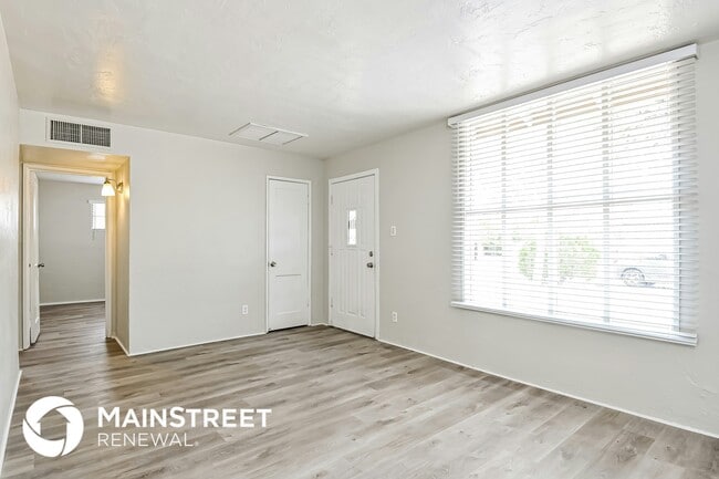 Photo - 927 W Calle Garcia