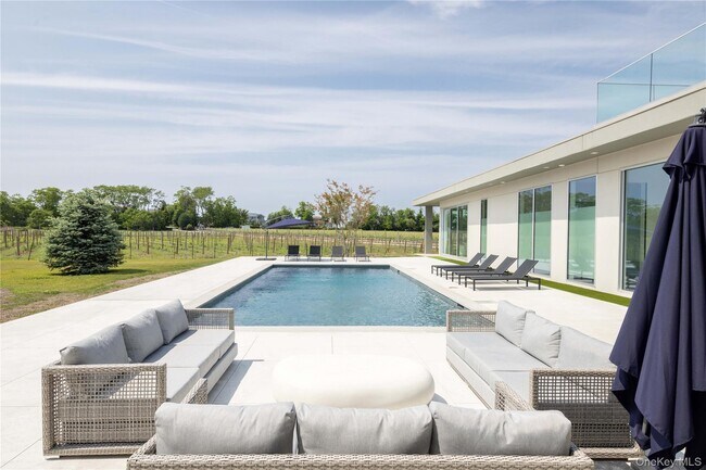 Photo - 15105 Oregon Rd