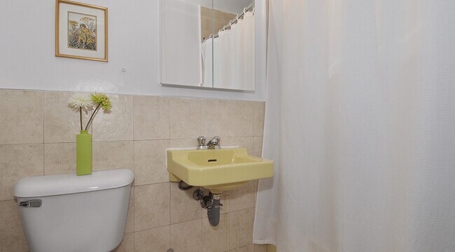 Photo - 214 St George St Unit 00502
