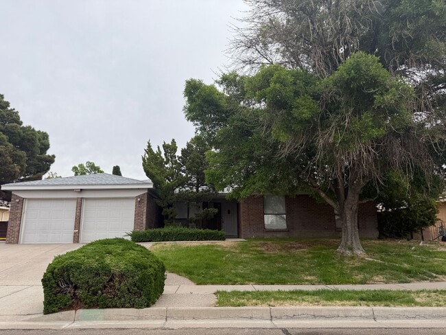 Building Photo - 4 Br, 1.75 Ba, 2 living areas, formal dining room, 2 CG, nice yards, storage shed