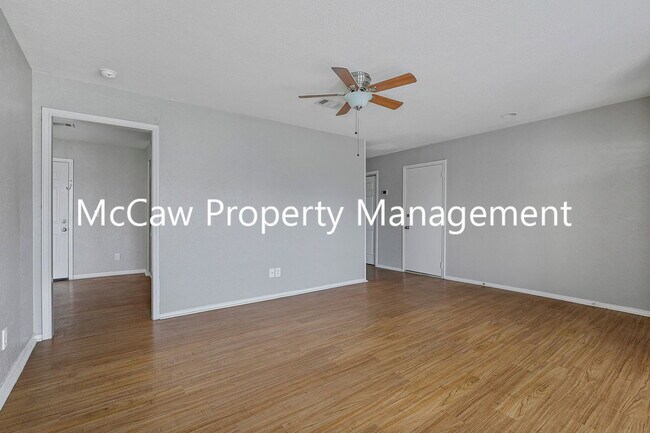 Photo - 1414 White Way