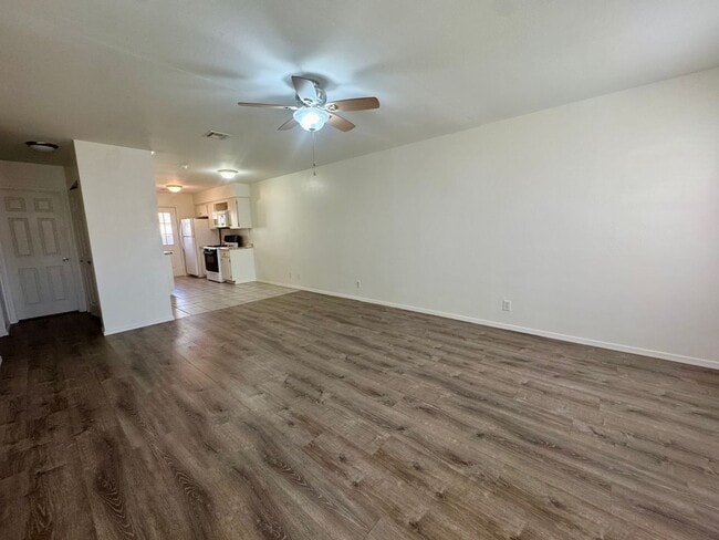 Photo - 2 Bedroom, 1 Bath Apartment in Bullhead City – Some Utilities Included! Unidad 2