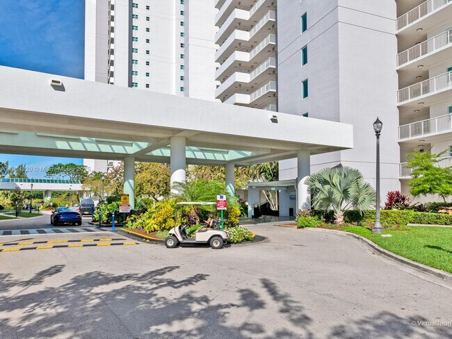 Photo - 15051 Royal Oaks Ln Unit 906