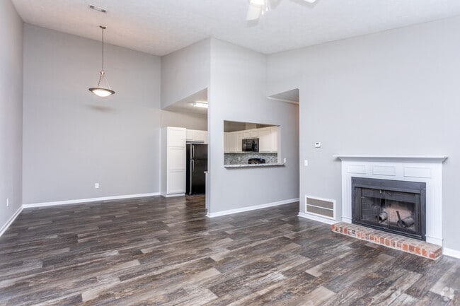 2BR, 2BA - 1400 SF