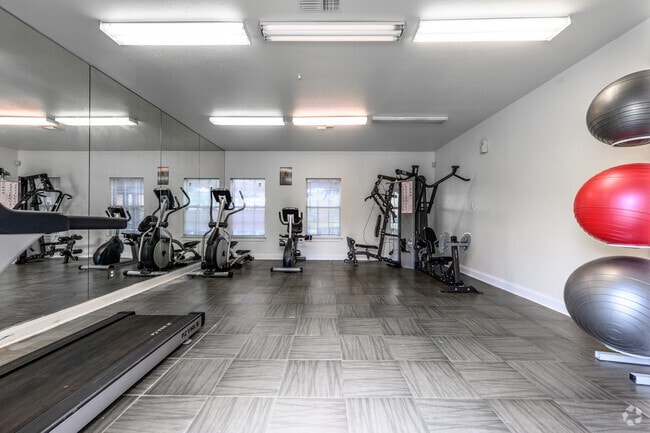 Gimnasio - Tiffany Square