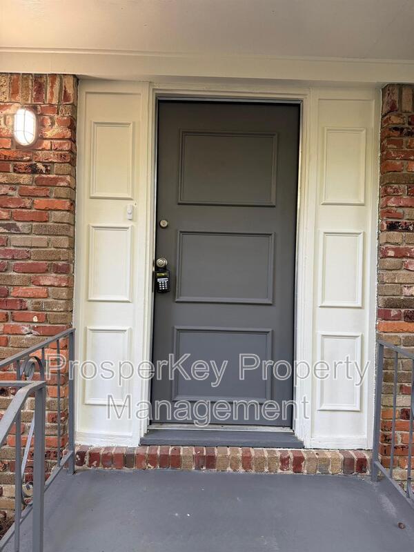 Photo - 1159 Tamarack Trail