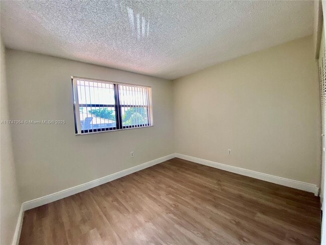 Building Photo - 9897 Nob Hill Ln Rental