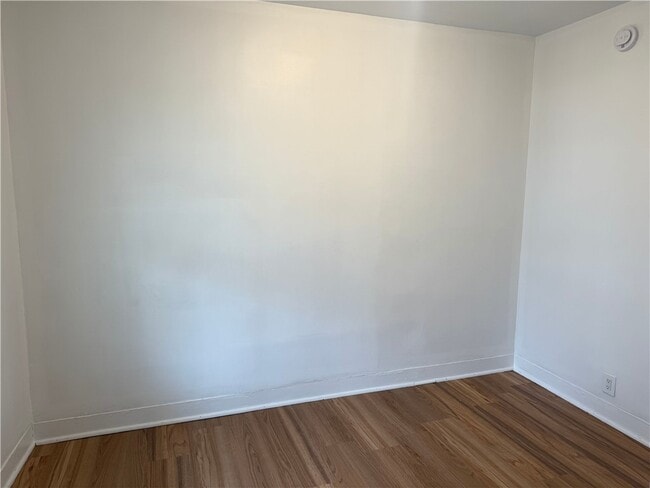 Photo - 355 Caroline St