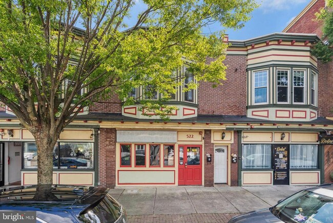 Photo - 522 Monmouth St Unidad 2