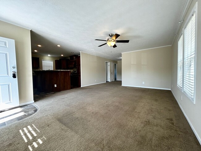 Photo - 3 Bedroom/2 bathroom home for rent