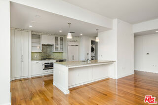 Photo - 1 W Century Dr