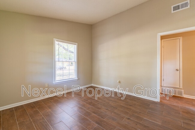 Photo - 8106 Elmbrook Dr