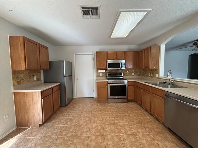 Photo - 17418 Dashwood Creek Dr