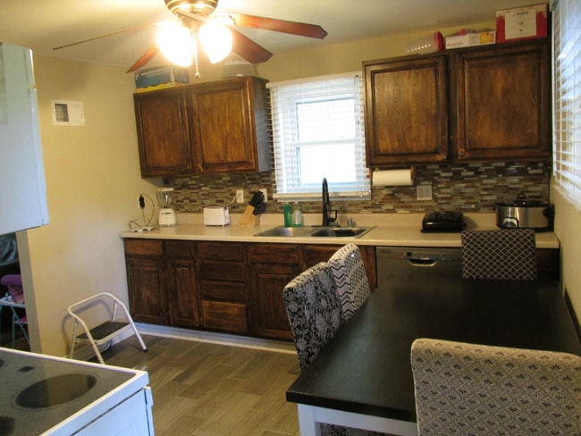 Photo - 927 Maple St Apartment Unit 927 Maple St.