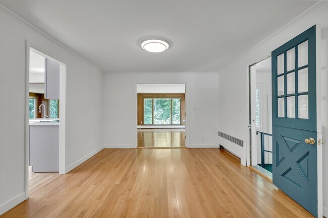 Photo - 39 Winthrop Rd