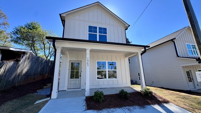 Building Photo - 1905 Driftwood Cir