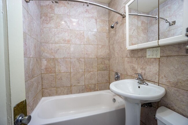 Photo - 1020 Madison St Unidad Madison 1020.1