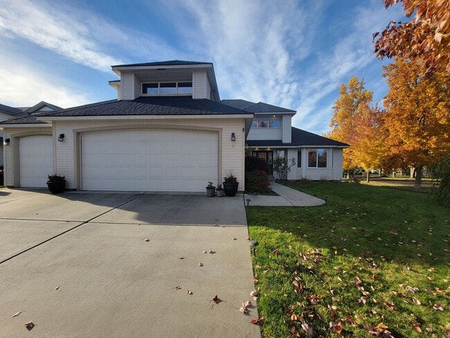 Photo - 3BR/2.5BA Home Near River – Stamped Patio,...