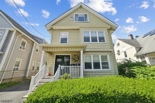 Photo - 16 Henry St Unit 2