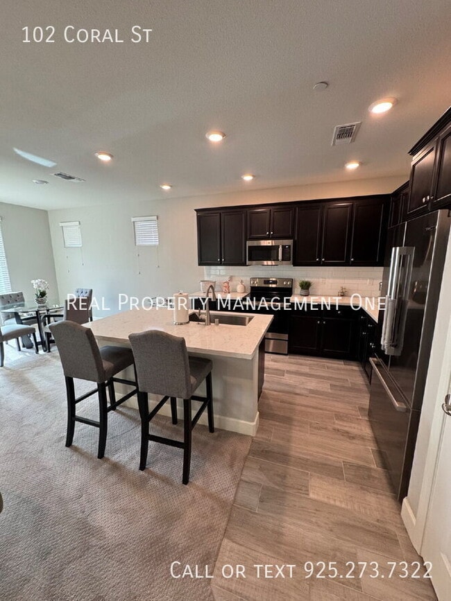 Photo - 102 Coral St