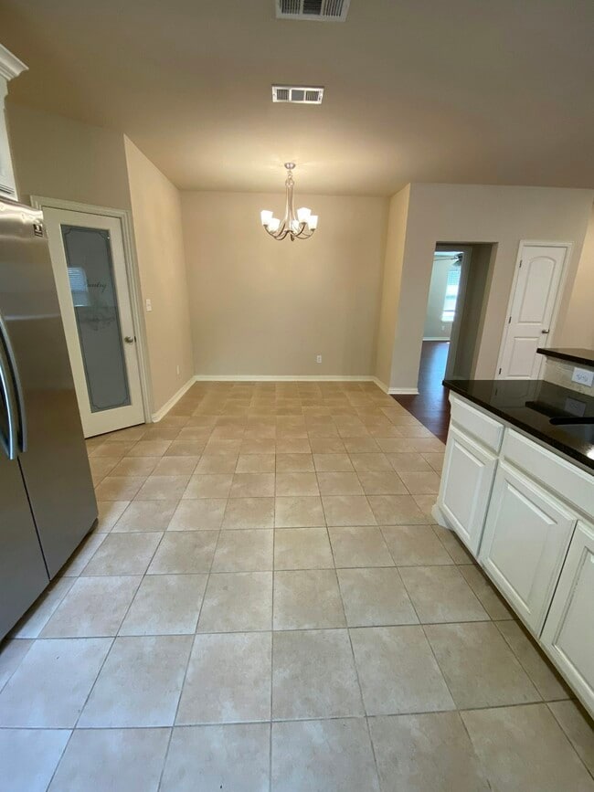 Photo - 1705 Carverly Dr