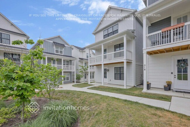 Photo - 220 Founders Ln