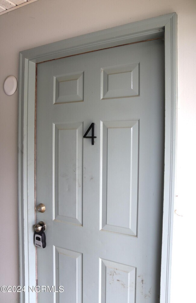 Photo - 2318 Indian Dr Unit B4