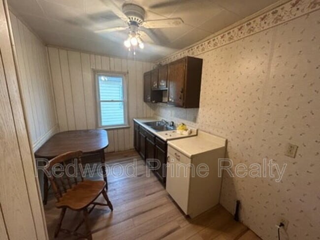 Photo - 645 Coleman Ave