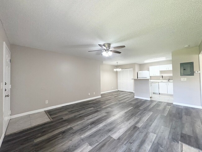 Photo - 1/1 Condo in Gated Lakefront Community of Altamonte Springs! Unit 204