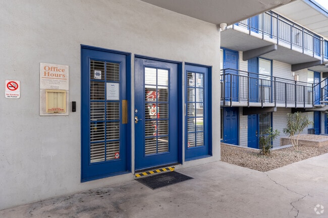 Leasing Office - Mark at 87 Apartments