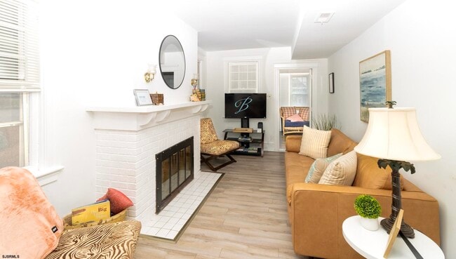 Photo - 5 N Newport Ave