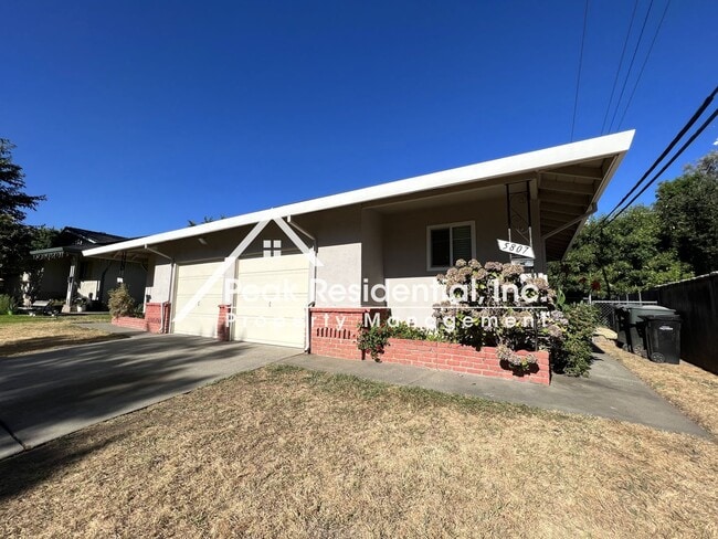 Photo - Updated 2bd/1ba Carmichael Duplex with Garage
