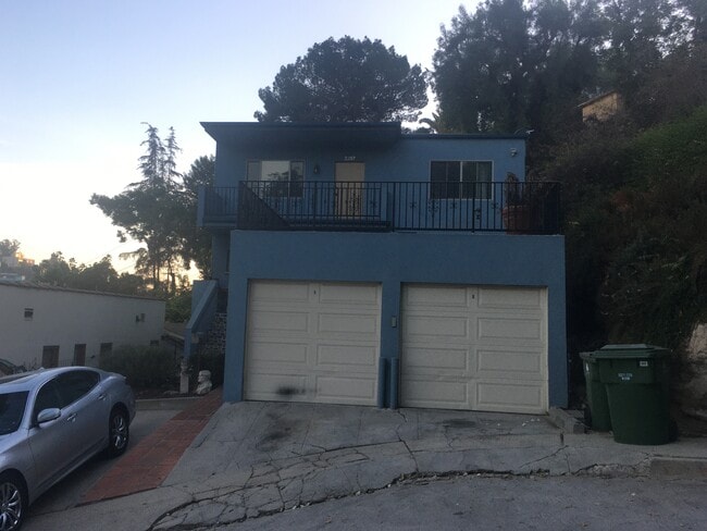 Building Photo - 2257 Fair Oak View Ter