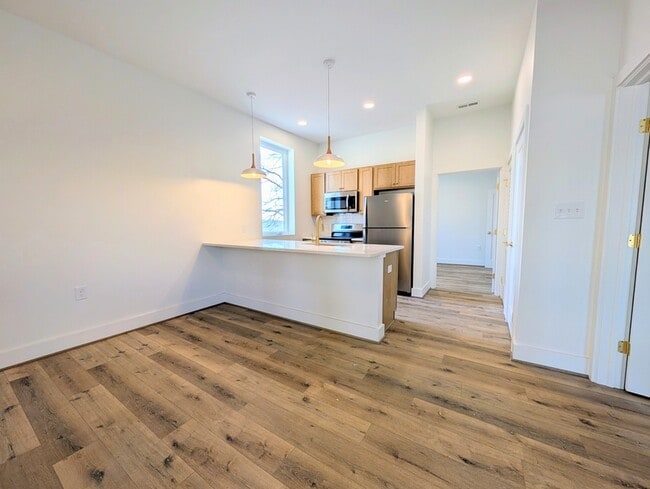 Building Photo - 5900 Fort Ave