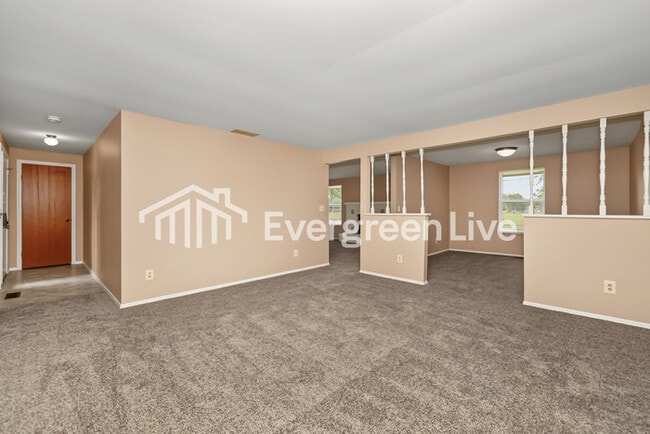 Photo - 6130 Honeygate Dr