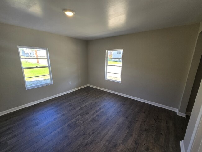 Photo - 608 Owens St