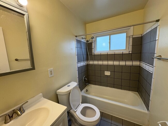 Photo - 14824 Myola Ave