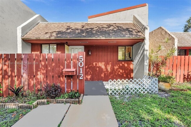 Photo - 5012 SW 40th Ave House
