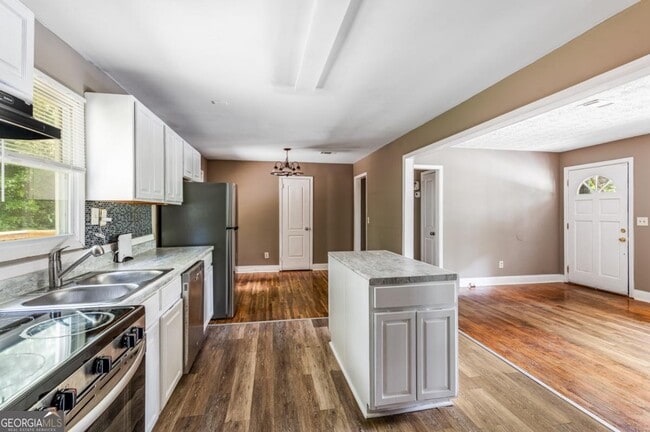 Photo - 2833 Cardo Dr NW