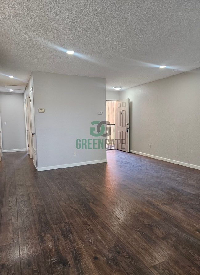 Photo - 495 Cherry Ln Unidad 495 Cherry Ln G