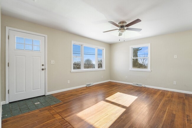 Photo - 200 Lansingville Rd