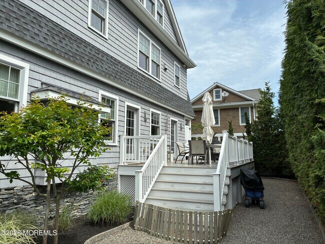 104 Stephens Pl