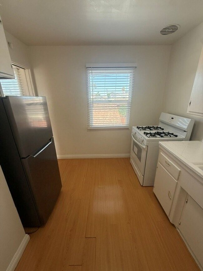 1728-1730 E. 7th St.