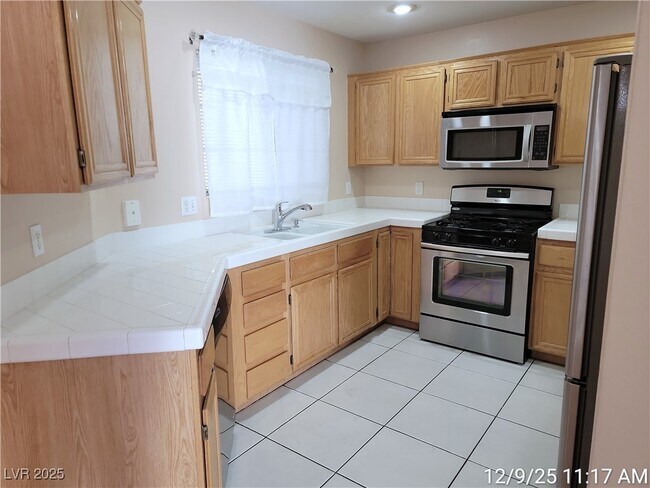 Photo - 1987 Cutlass Dr Unidad 0