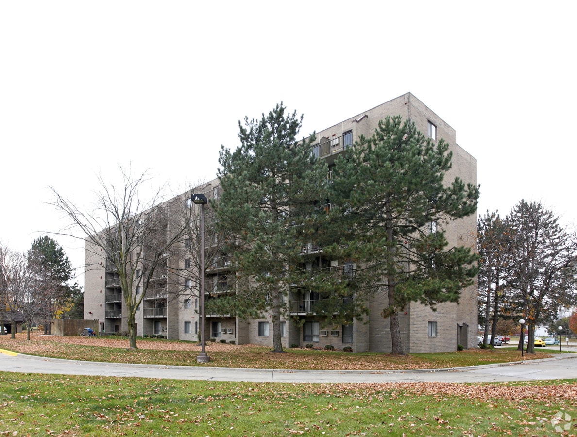 Photo - Clark East Tower Apartments