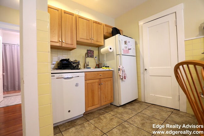 Photo - 15 Melton Rd Unit 1