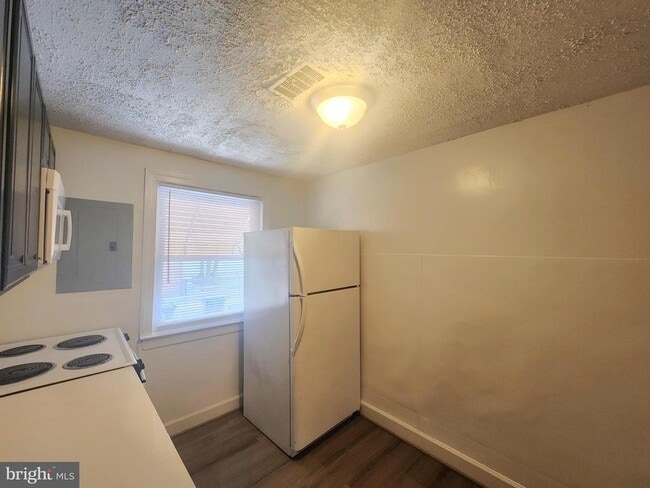 Photo - 135 Carver Rd