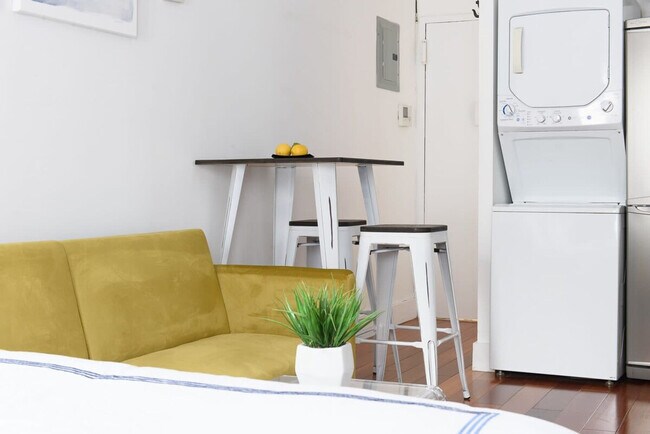 Photo - 241 E 24th St Unit ID1021843P